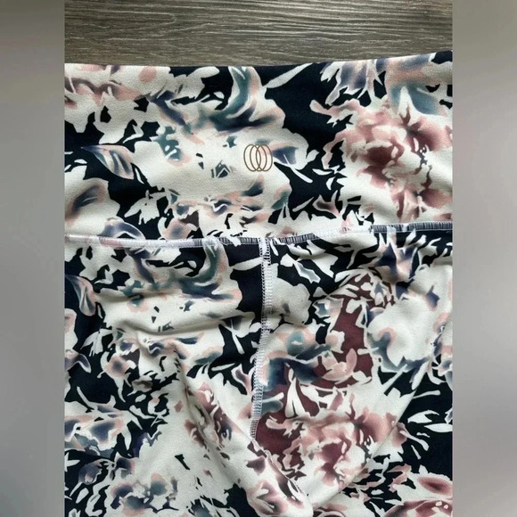 BALANCE COLLECTION Floral Contender Lux Ankle Compression Leggings, Size M - Picture 11 of 14